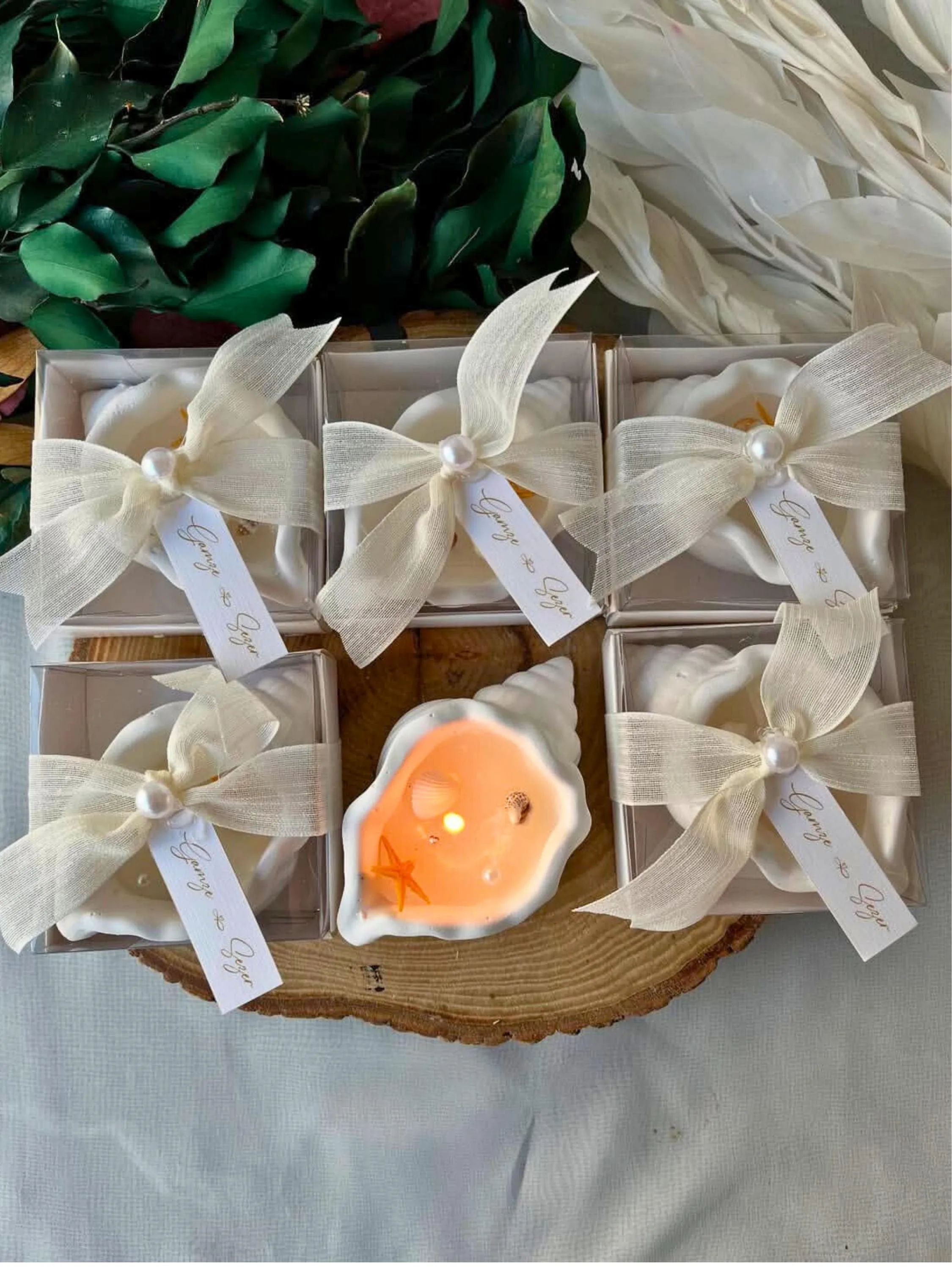 Concrete Seashell Candle Favor – Scented Coastal Wedding Gift with Pearls & Starfish