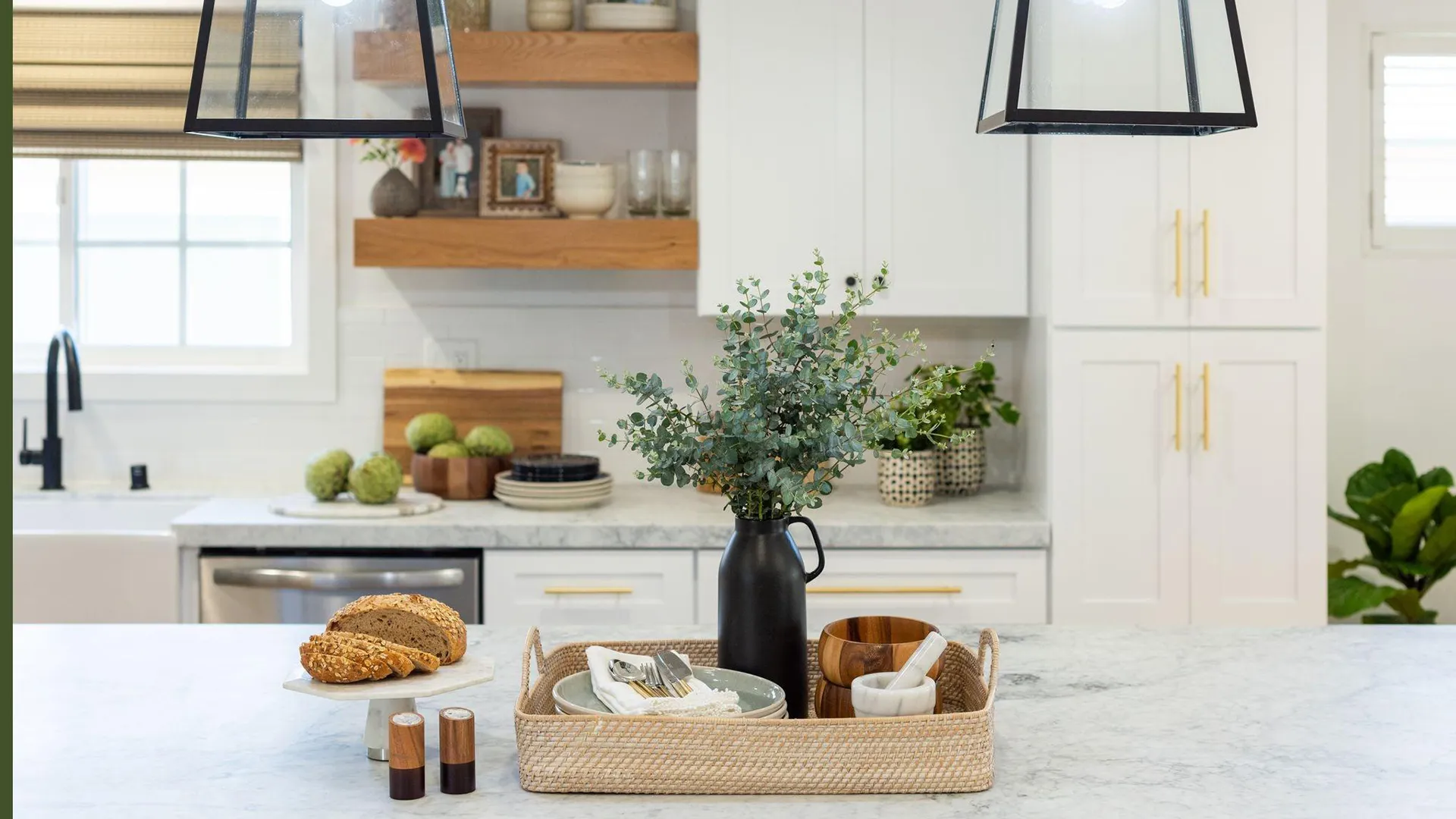 Styling an Open Kitchen With Tray and Cloth Accents